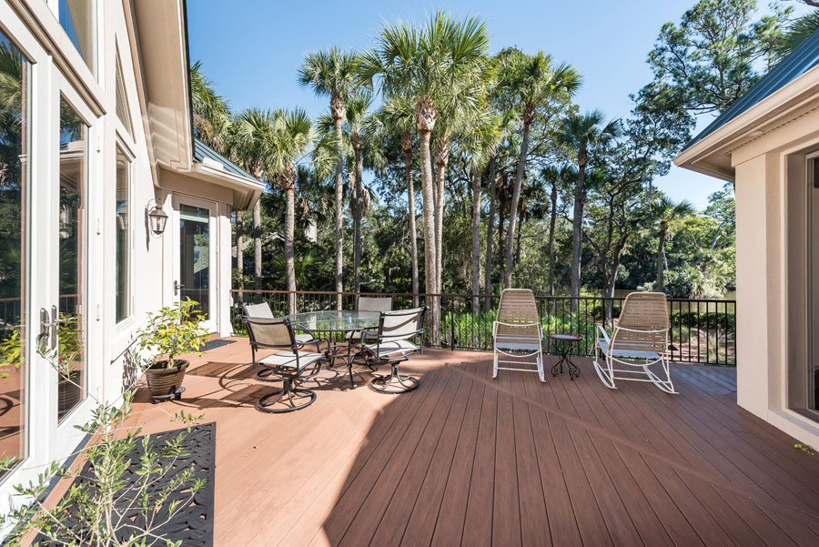 backyard patio with table and chairs